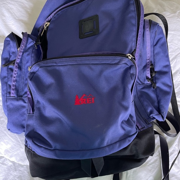 REI Handbags - REÍ hiking backpack
